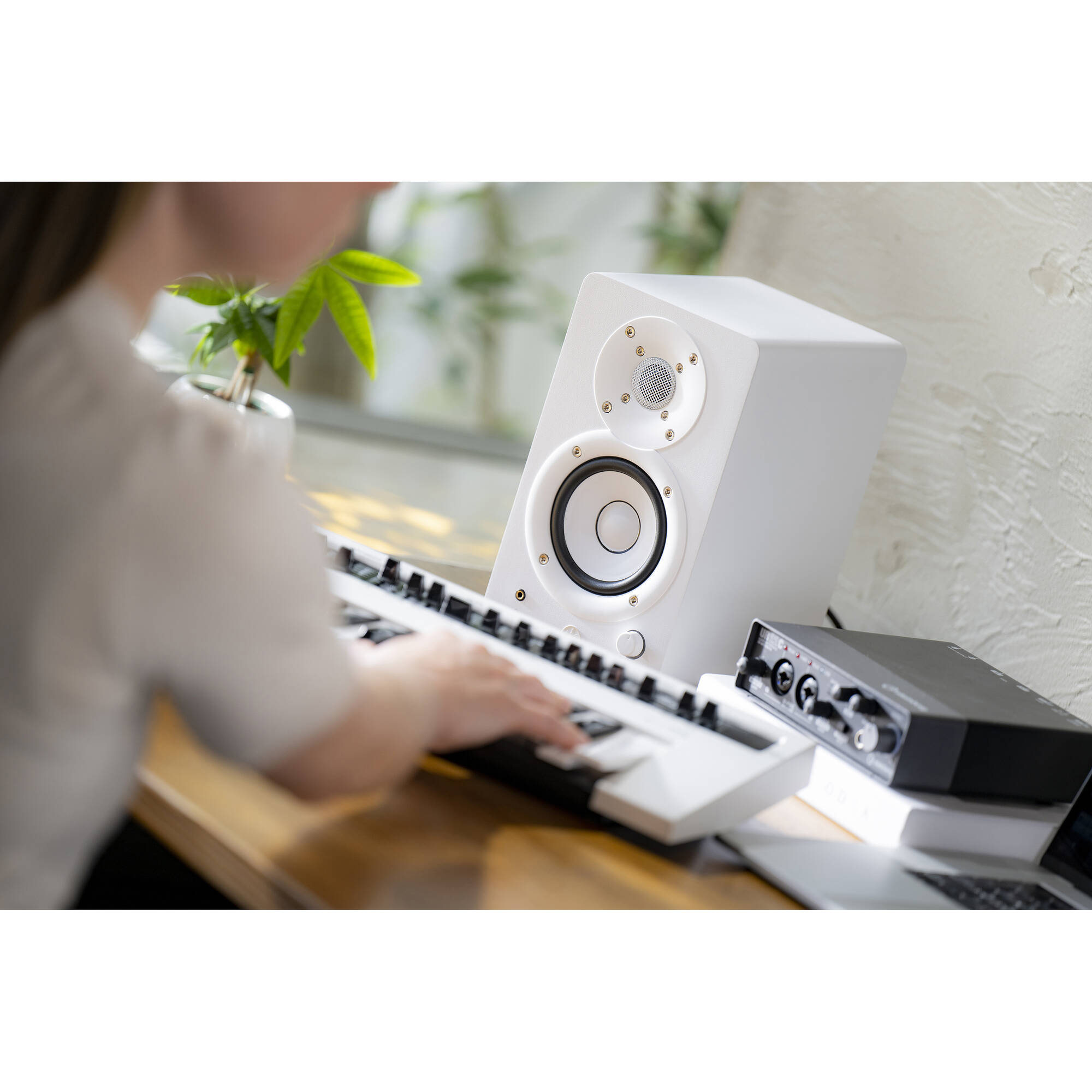 Yamaha HS4