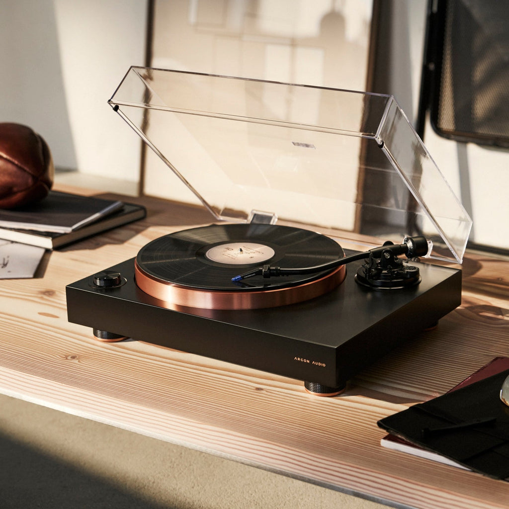 Argon Audio AURORA turntable in matt black on a wooden desk