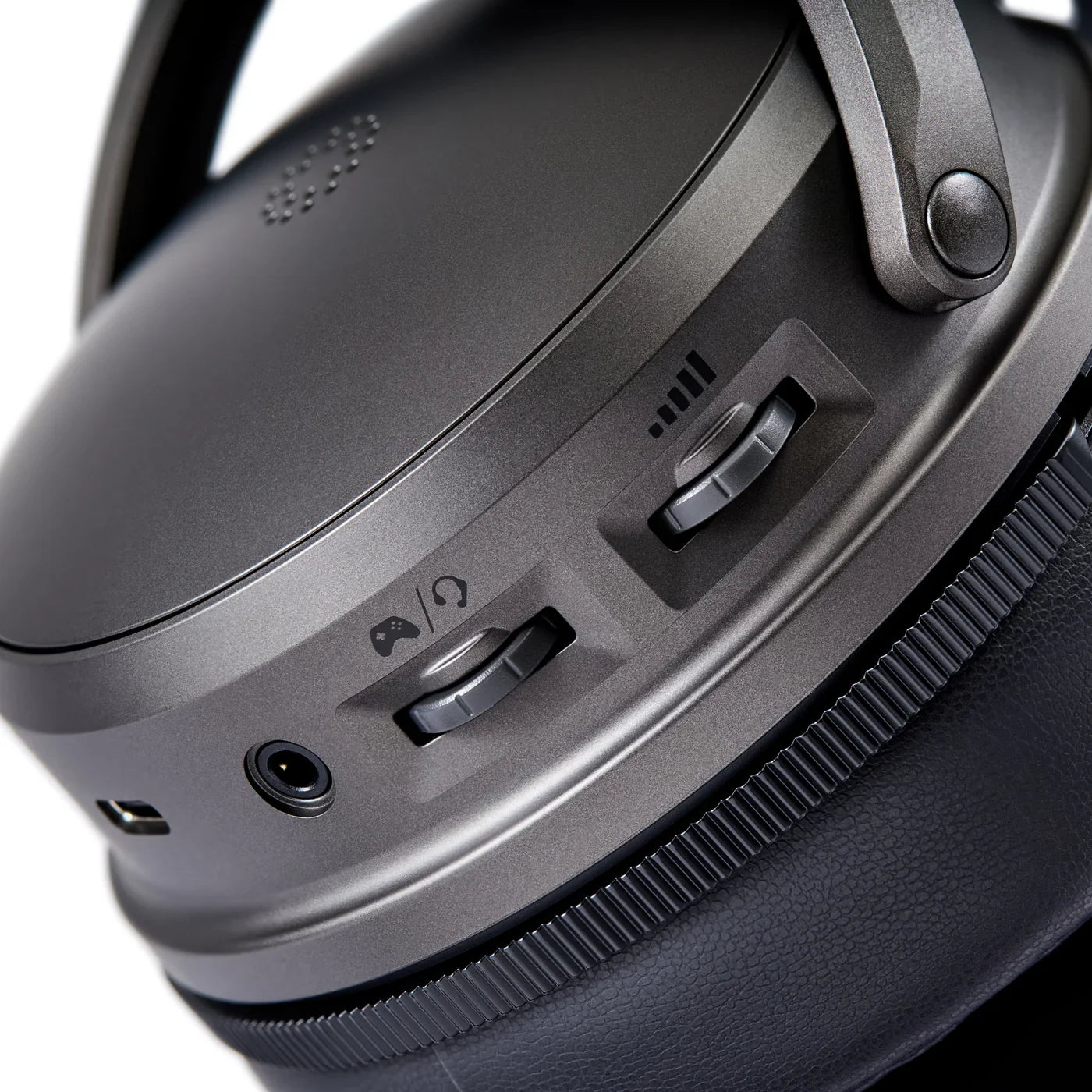 Audeze Maxwell 2 ANC (PlayStation Edition) ear cup controls detail