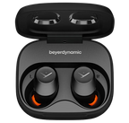 Beyerdynamic Amiron 300 wireless in-ear headphones, black lifestyle shot