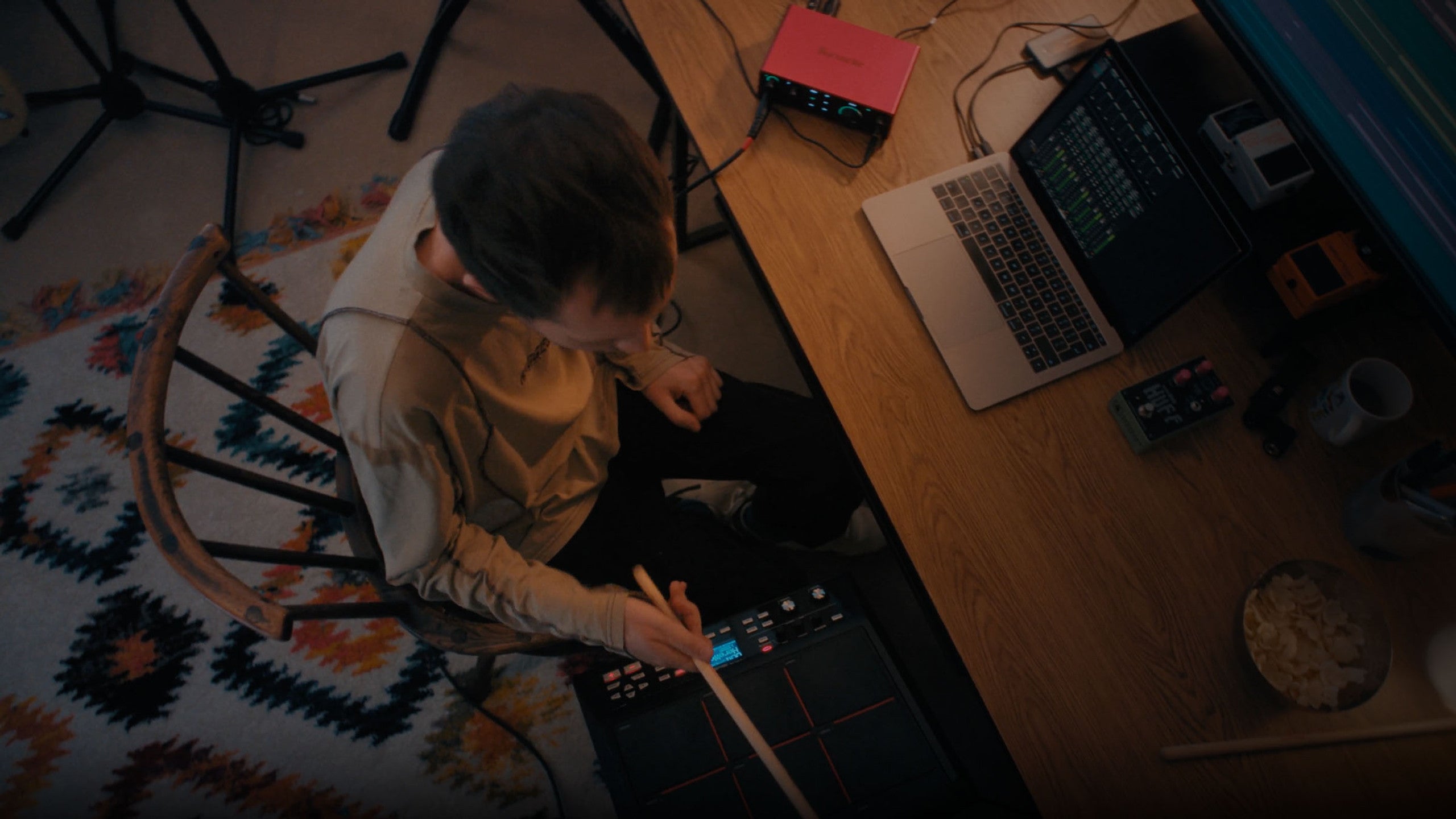 Focusrite Scarlett Solo 4th Gen USB audio interface, lifestyle setting