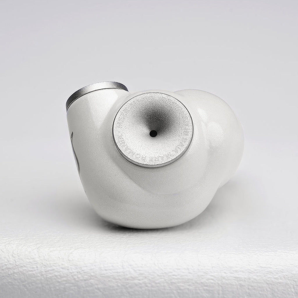 Meze Audio Alba S in-ear monitor, nozzle and driver detail