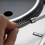 Reloop Tonearm & Cartridge Contact Cleaning Set, cartridge accessories, angle