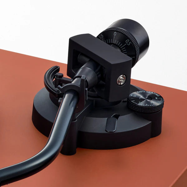 Technics SL-40CBT turntable, black view