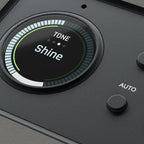 Universal Audio Volt 2 Max, Smart Display close-up